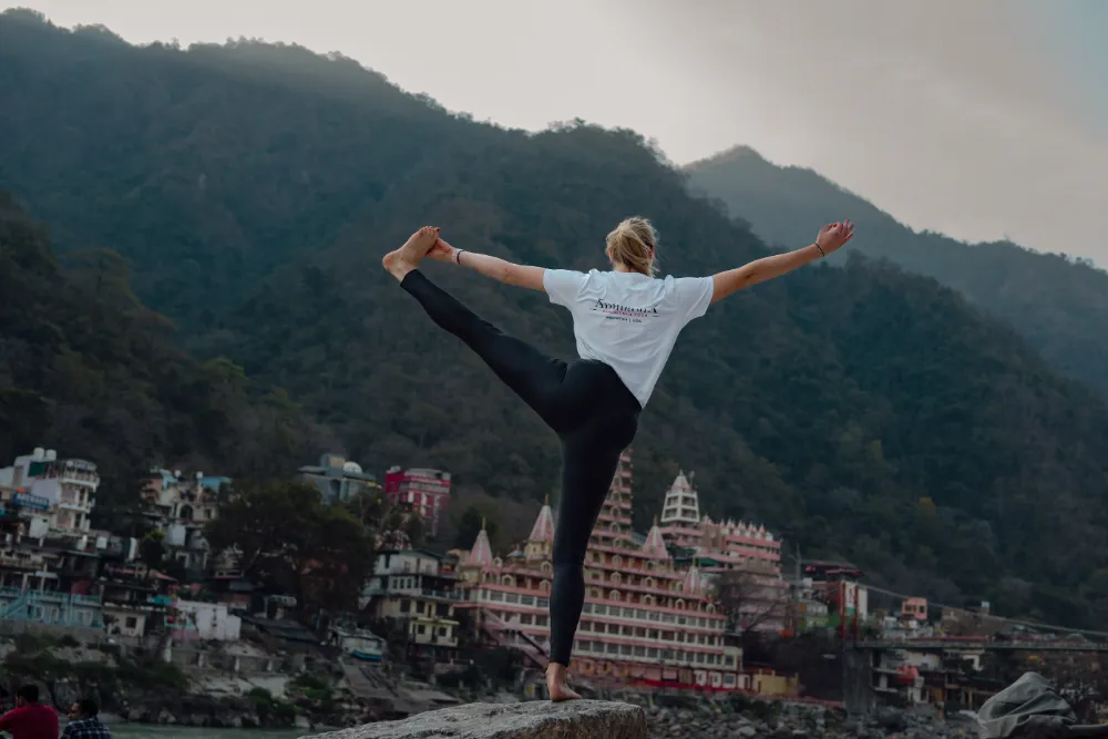 Teilnehmer der 500-Stunden Yogalehrer-Ausbildung von Adhiroha in Rishikesh
