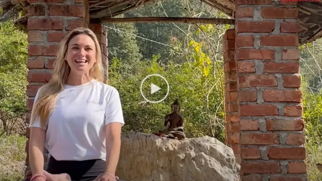 A graduate of the Adhiroha yoga teacher training in Rishikesh