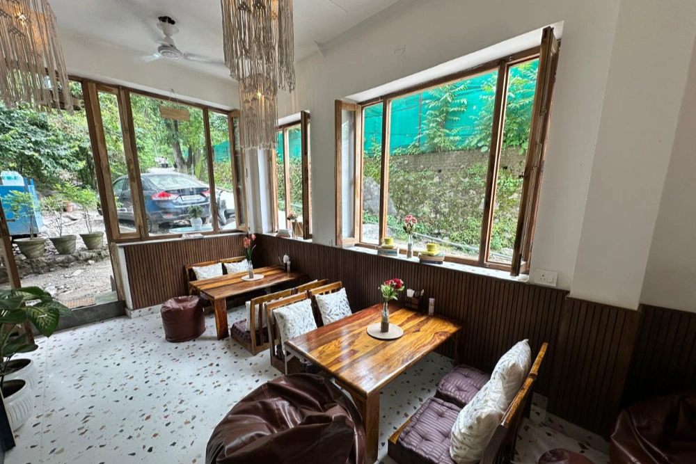 The warm in-house cafe at the Adhiroha Ashram